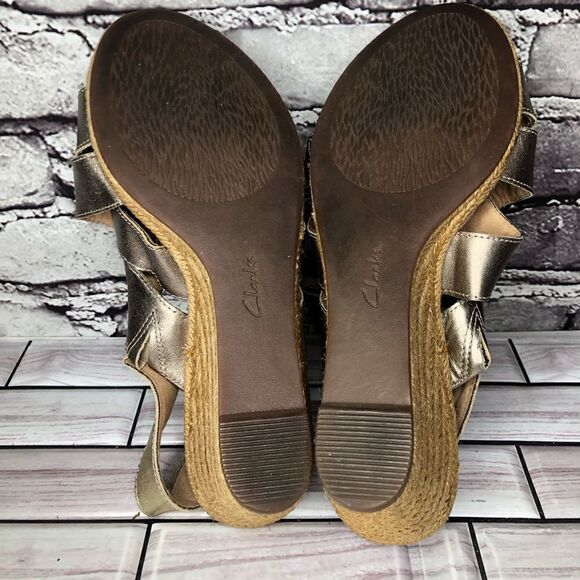 Clarks Collection Bronze Gold Leather Strap Wedges Sandals Women Sz 8.5M US/39.5 - Picture 15 of 16